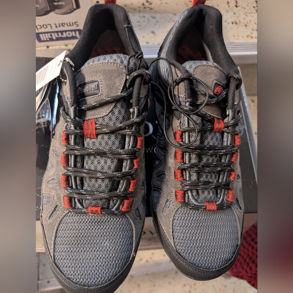 Cloudveil Men's  Shoes in Gray and Red